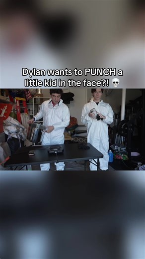 “Dylan it’s a kid” 😭@Devin Caherly @Dylan Acanfora #devinanddylan #devincaherly #fyp #crazy #reaction