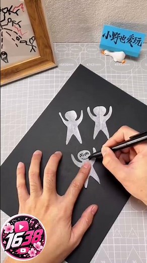 Amazing Static Electricity Dancing Paper Experiment ⚡🕺