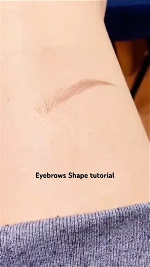 Trendy Eyebrows shape tutorial for beginners #ytshorts #viralpost #eyebrowshaping 😱