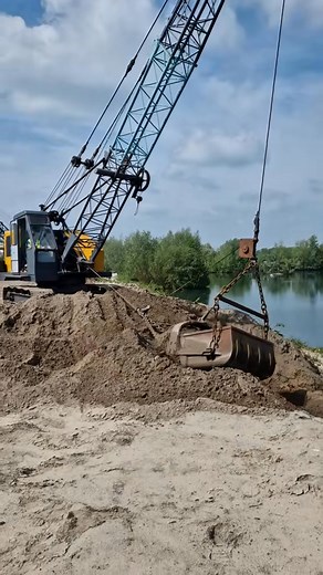 "Calling all heavy iron enthusiasts! 🇺🇸" Cable excavators Draglines Shovel | Like it ok