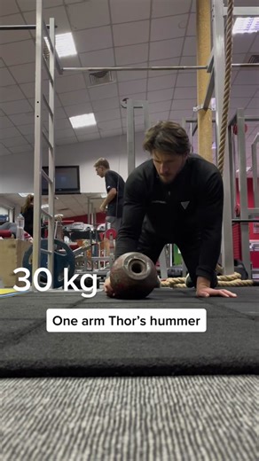 Mastering One Arm Thor's Hammer with 30 kg Kettlebell