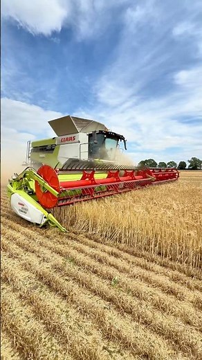 CLAAS 8800 lexion combine harvester with slow motion header in barley #harvest2026