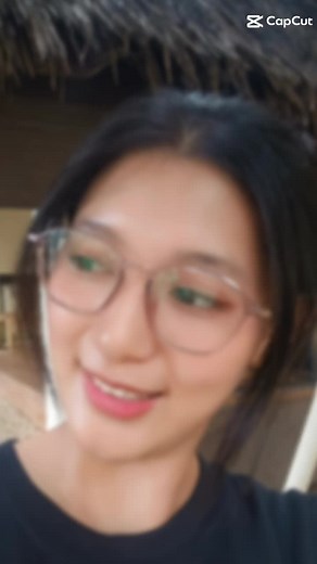 Su HLaing Win သည် TikTok ပေါ်တွင် ရှိသည်