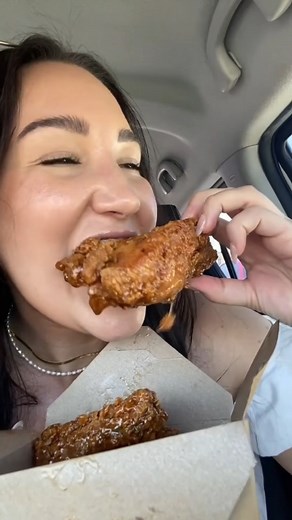 🔊SOUND ON 🔊 If that sweet, juicy, spicy crunch doesn’t make you wanna run to Red Rooster right this second for Hot Honey we don’t know what will.. | Red Rooster