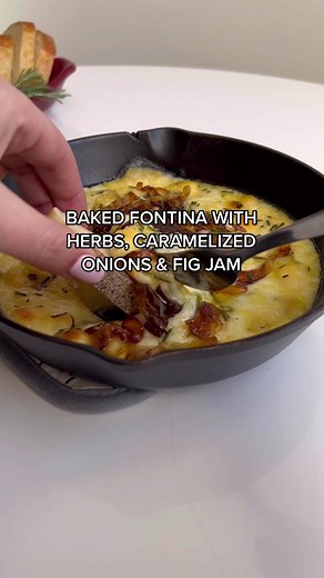 Ina Garten’s baked fontina with a twist 🧀 SO SO GOOD. #cheese #cheesepull #cheesy