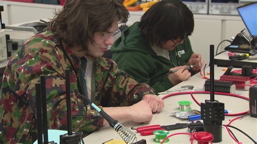 Underdog Oakton College team shocks experts with NASA robotics plan