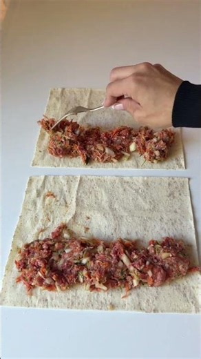 High-protein low-calorie sausage rolls. Recipe in description.