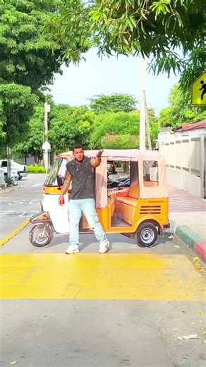 Everyone Falls for This Fake Rickshaw #shorts