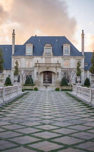 4M views · 16K reactions | This Texas mansion has a haunted water park in the backyard. (Secret Lives of the Super Rich CNBC on demand & Apple TV ). | Secret Lives of the Super Rich | Facebook