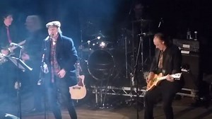The Kinks' Ray and Dave Davies Reunite on Stage