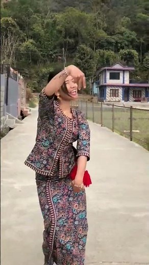 Lauchha Maya Launani Anekai Yak Arkalai Hau Hami Bsnekai | Nepali Song | Dance | Nepali Tiktok