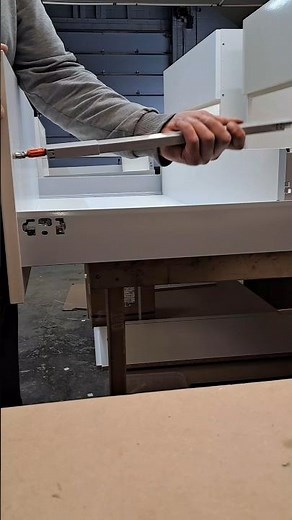 Blum Tandembox drawer assembly 🔨Smooth, precise and satisfying 🔧 #workshop #cabinetmaker #satisfying