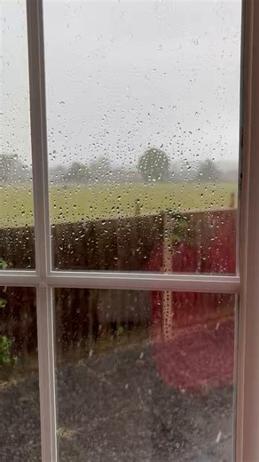 This wasn’t forecast today @metoffice Either your forecasting is really shit or you weren’t kept up to date on today’s geoengineering. When is someone at your organisation going to stand up and do the right thing and tell the truth??!!