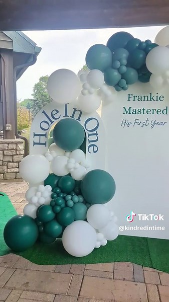 Golf themed party balloons ideas for a 1st birthday