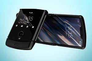 The flip phone is BACK – Motorola Razr revived with foldable screen, but experts brand it ‘all style and no substance’