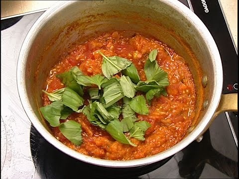 How to Make Classic Tomato Pasta Sauce - Delia's How to Cook - BBC Food