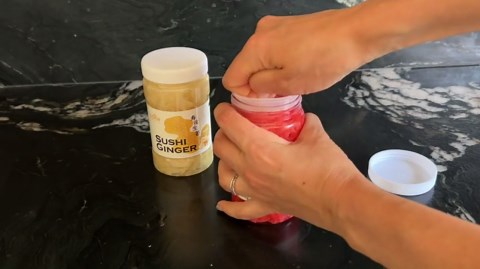 Fusion Select Sushi Ginger - Natural Sliced Gari, Organic Pickled Ginger for Sushi - No MSG, Non-GMO - Spicy, Sour, Sweet & Salty Taste Notes - Side Dish For Sashimi, Sushi Ingredients - 12oz