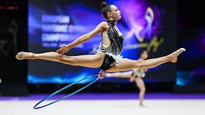Bremer Sportgymnastinnen mit ihrer Reifen-Übung bei der Junioren-EM