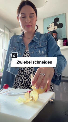 Gina Ruhl - Zwiebel Schneiden Tutorial