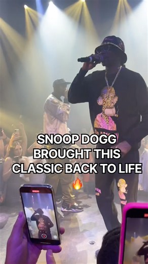 Snoop Dogg Performs “The Next Episode” This Close in Miami?! 😳🔥