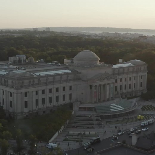 From now through February 20th, 2022, visit the Christian Dior: Designer of Dreams exhibition at the Brooklyn Museum to discover the fascinating history and heritage of the House. Reserve your tickets now to take a journey through time and space – from Paris’ 30 Avenue Montaigne to cosmopolitan New York. | Dior