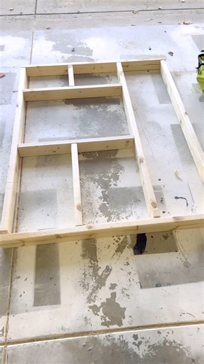 HomeDIY on Instagram: "5 min chicken coop video to help with the plans. #chickencoop #backyardchickens #diy #homeprojects #backyardbuilds #homeimprovements #build #home #howto #tutorial"