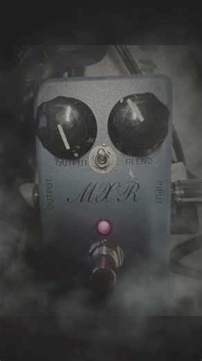 MXR Blue Box, a bad idea? #mxrpedals #bluebox #guitarpedals #melvins #charmicarmicat