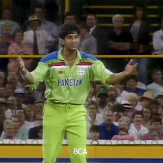 Wasim Akram Troubled David Boon With Great Fast Bowling But Aaqib Javed Got Him Out - Analysis