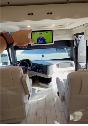 Conheça o Luxuoso Motorhome dos EUA