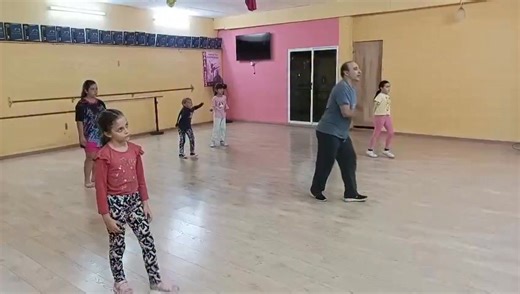 Ritmos Latinos Kids. Desde los 6 años en adelante. Es una disciplina que se trabaja metodológicamente paso a paso distintos ritmos como Salsa, axe, cuarteto, Bachata, pop latino, expresión corporal y fusión de otros ritmos. Comenzamos el miércoles 4 de marzo. Lun Mier y viernes de 19 a 20 hs en la ACJ (Herrera 820 casi Ituzaingó). No se cobra matrícula y precios especiales por hermanos o familiares. Por información al 📲098907244 | Franco De Los Santos