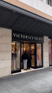 81K views · 595 reactions | Victoria's Secret in Via Sparano, Bari! ✨ Restate connessi per immagini esclusive e aggiornamenti in tempo reale!  #VictoriaSecretBari #Inaugurazione #Live #Bari #ViaSparano #GiornaleDiPuglia | Giornale di Puglia | Facebook