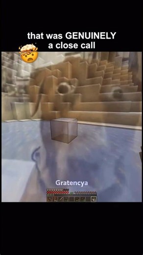 HOW DID HE SURVIVE!? 😨#minecraft #minecraftshorts #gaming #meme #memes #memesvideo #clip #clips