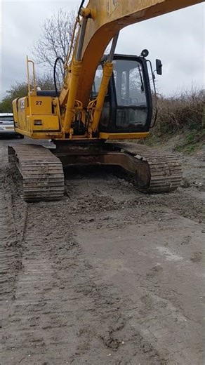 check the 360 excavator before start the machine