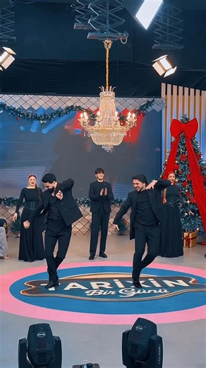 LEZGINKA DANCER Ramil Gasanov🦅 on Instagram: "Bugun Tarixin bir gunu verlişinde qonaq olduq teşekkür edirik @aliyevtarix . Yeni klip işıq üzü gördü @talib_tale xeyrli uğurlu olsun."