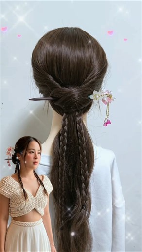 Just changing your hairstyle can instantly add a soft touch 🌷#braidedhair #naturallook #minimalis...