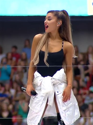 Ariana Grande Performs 'Greedy' Live at SummerTime Ball