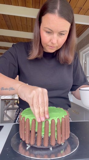 DIY mud cake birthday cake for my 6 year old🙈😜 | Cook with kels