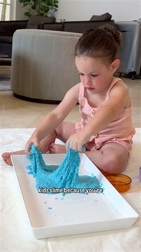 Myriam Sandler on Instagram: "Slime reimagined 😜. No glue, no borax 👏🏼. Taste safe, affordable and easy to clean! This recipe makes a generous amount of slime so one can certainly be for siblings to share 🤗. • 👉🏼YOU’LL NEED: -1/4 cup chia seeds -1 3/4 cup water -Food coloring -3-4 cups corn starch 👉🏼INSTRUCTIONS: 1️⃣ Mix the chia seeds, water and food coloring together. 2️⃣ Cover and refrigerate for at least 4 hours. 3️⃣ Uncover and