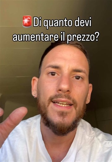 Dal 13 ottobre Airbnb cambierà il sistema delle commissioni. In questo video ti faccio un ESEMPIO pratico per capire come ragionare e perché non bisogna guardare solo il 15,5%, ma soprattutto il netto finale. ⚠️ È un ESEMPIO SEMPLIFICATO riferito a un host privato in cedolare secca al 21% (prima casa) utile per capire il meccanismo. Ogni situazione va poi valutata nel proprio caso specifico. Da tenere conto che anche il mercato deciderà molto l’andamento dei prezzi Per maggiori info contattare i