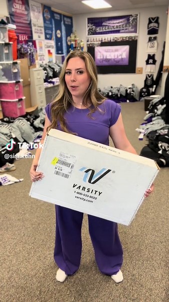 Varsity Cheerleading Unboxing: Gear for High School Teams