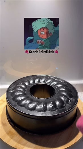 Gülsüm✨ | Üzümlü kekim dediğin kişiye gönder ,oda sana bu keki yapsın.💖 🍇ÜZÜMLÜ KEK🍇 Malzemeler; 3 adet yumurta,1 su bardağı şeker,1su bardağı... | Instagram