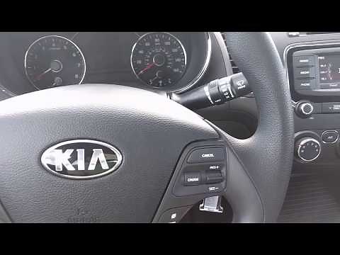 2017 Kia Forte - Stereo / Infotainment System Review