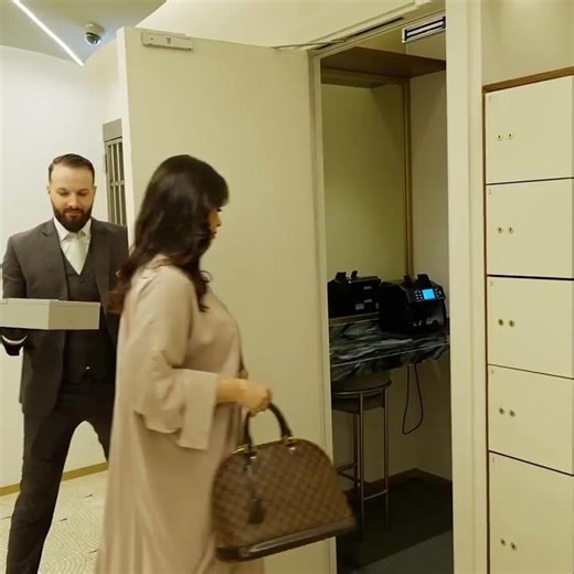 Step into Vintage Vaults with VIP Access #dubai #luxury #vintagevaults