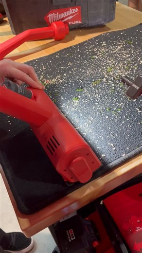 Powered Brush Roll Agitates Debris for Deep Cleaning. M12™ AIR-TIP™ Utility Nozzle. #MilwaukeeTool #NothingButHeavyDuty Link in Bio!