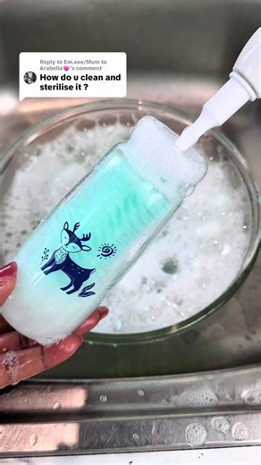 Hands-Free Bottle for Happy Babies: A Modern Parenting Solution