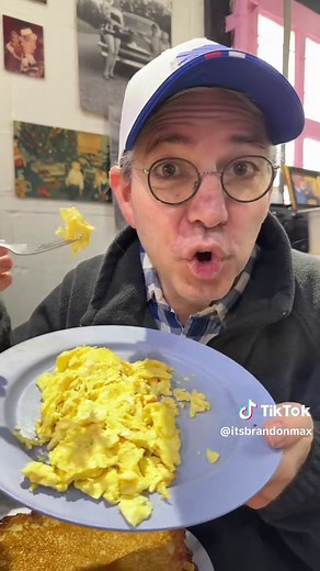 Explore Pamela's Diner in Pittsburgh
