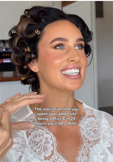 Mia Connor (@miaconnormakeupartist)’s videos with original sound - Mia Connor