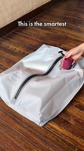 2K reactions | Triple your packing space when traveling with the NEW TravelPack™ Vacuum Kit. The kit includes: ✔ Modular vacuum compression bags ✔ Portable & rechargeable air pump ✅ Waterproof, anti-rip vacuum bags ✅ Carry-on sized to fit in any travel bag ✅ Odor-proof packing ✅ USB-C rechargeable air pump: 20 uses on full charge ✅ 1-year warranty Save 60% packing space and travel smarter. Get your kit today. | Ekster | Facebook