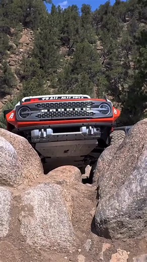 Via @trail_militia The Notch at Chinaman’s is very iconic in its own way.. Testing tire placement, articulation, grip and wheelbase all while literally staring at the sky…. Videos from this whole trip are out on YOUTUBE. More content of the Portal Bronco and the squad incoming from Hollows in about two days. . . #trailmilitia #offroad #fordbronco #bronco #ford #crawler #portals #colorado #chinamansgulch #yansinggulch #bronconation #ferobronco #explorepage✨ | Club Bronco