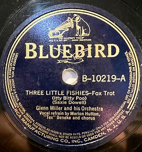 Glenn Miller And His Orchestra - Three Little Fishies (Itty Bitty Poo) / Wishing (Will Make It So)